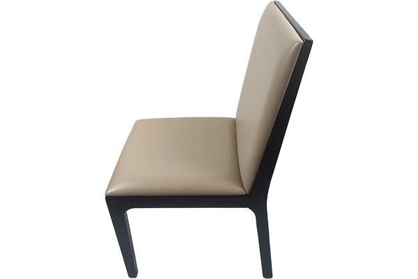 現代簡約實木餐椅側面