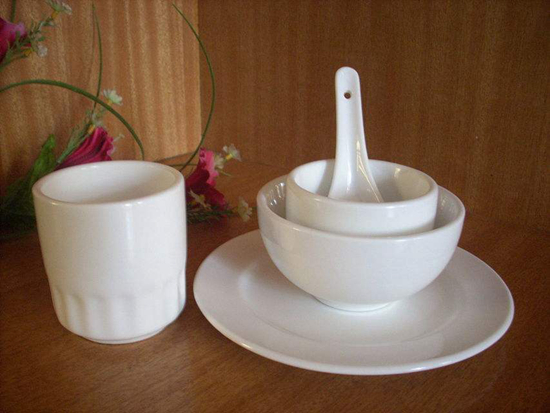 多家餐飲店餐具不夠干凈 拾味館、老五燒烤等上黑榜