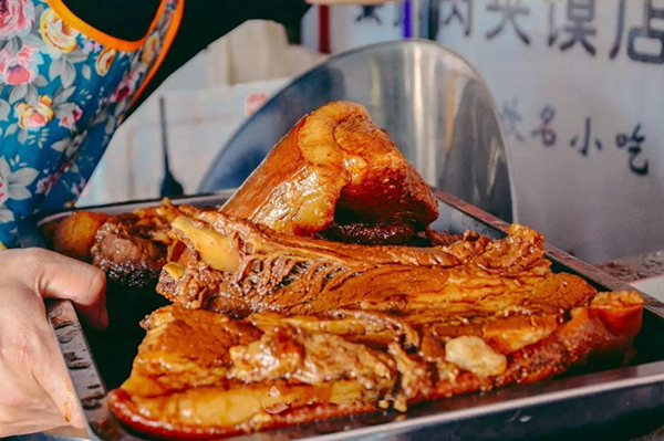 第一次吃西安肉夾饃，如何偽裝成老桿？