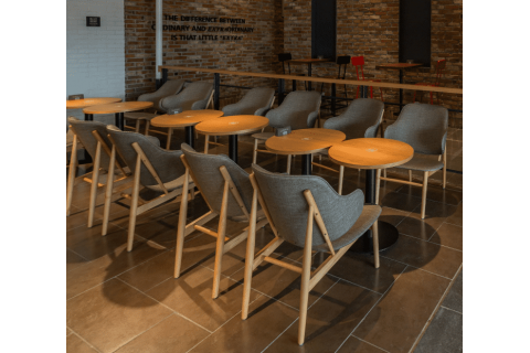 餐廳家具定制中店主應(yīng)注意什么，品森餐飲家具告訴你