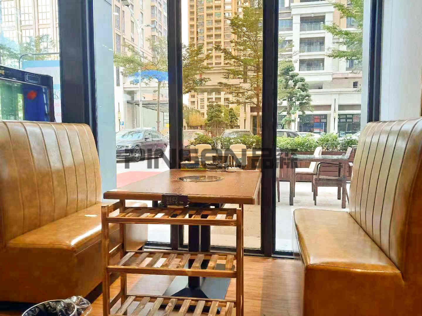 天邊牧場(chǎng)主題餐廳餐桌卡座