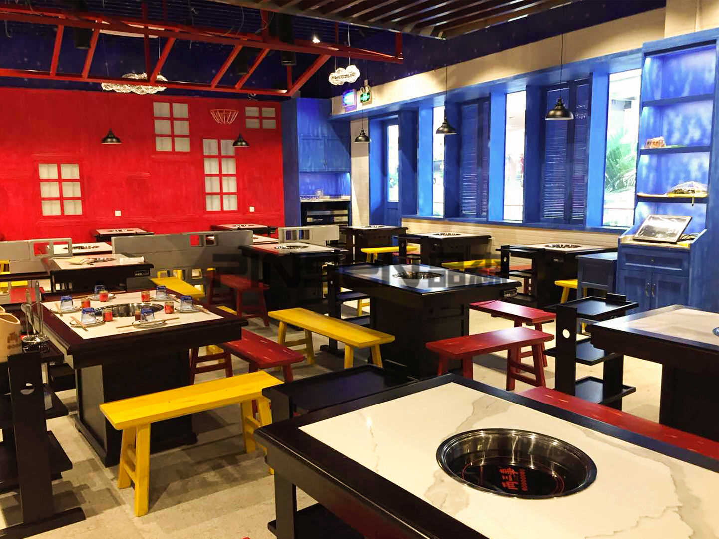 兩三事火鍋專(zhuān)用餐桌