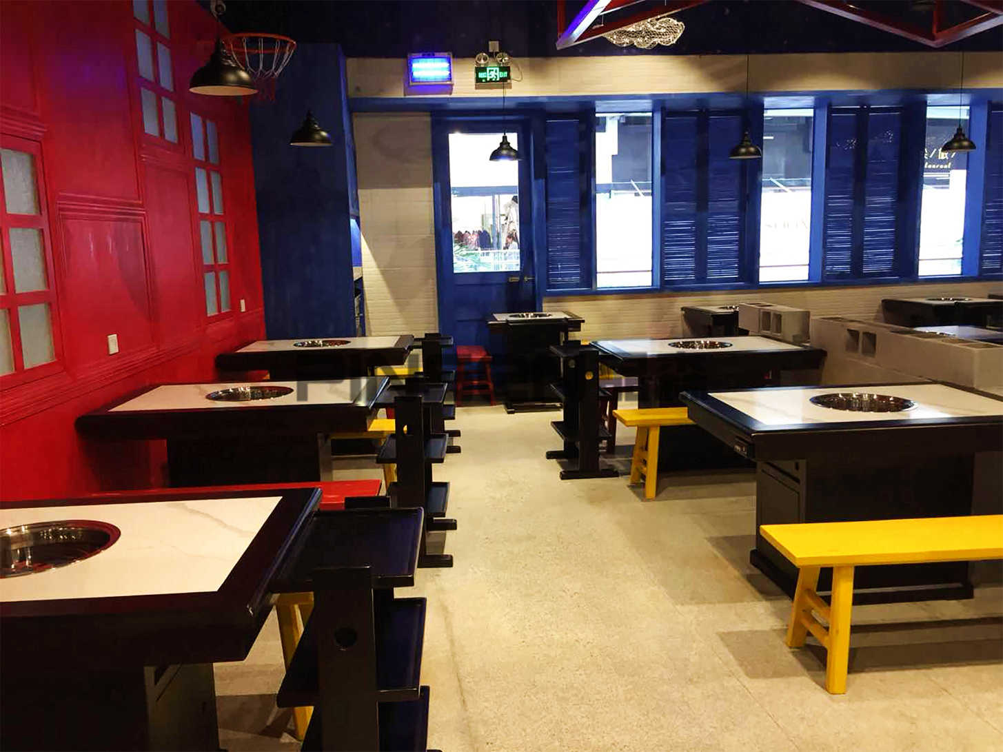 兩三事火鍋專(zhuān)用餐桌