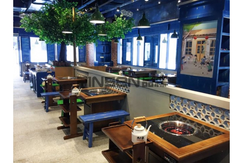 火鍋?zhàn)酪紊嗜绾未钆?><div><h3>火鍋?zhàn)酪紊嗜绾未钆?/h3><p>單調(diào)的火鍋餐廳環(huán)境總是帶給人困乏的感覺，隨著人們對(duì)于火鍋餐就餐環(huán)境的注重，因此對(duì) 火鍋?zhàn)酪?也越來越重視。然而很多火鍋店在火鍋?zhàn)赖纳{(diào)搭配上并沒有太多的經(jīng)驗(yàn)，今天就...</p><p>2021-01-12</p></div></a></li><li><a href=