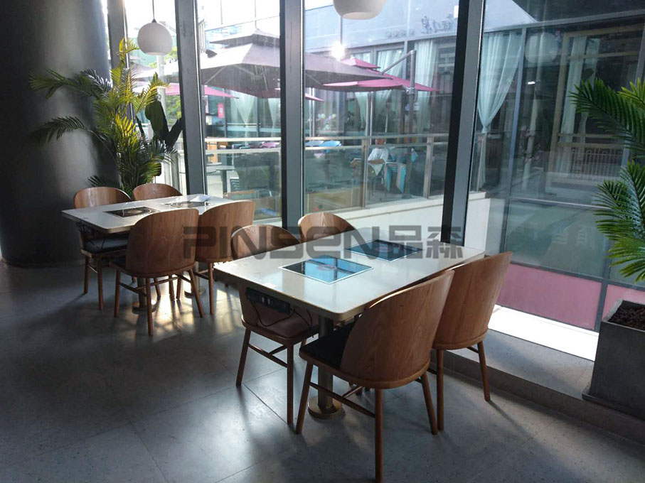 黃記煌三汁燜鍋火鍋桌椅定制