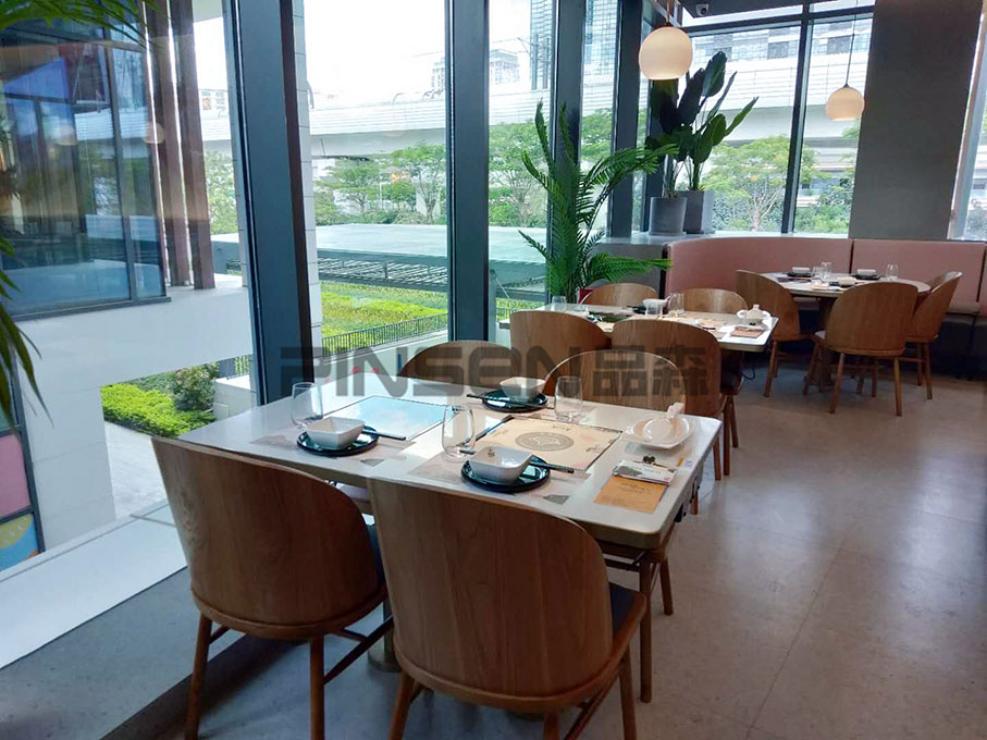 黃記煌三汁燜鍋火鍋桌椅定制