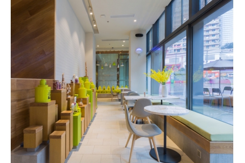 咖啡店餐桌與卡座沙發(fā)如何搭配？