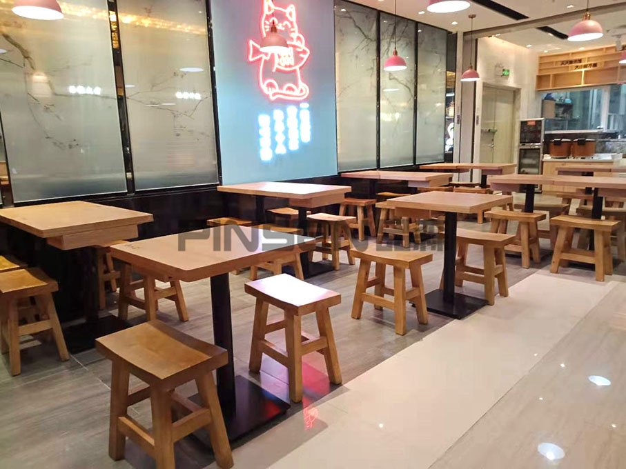 魚(yú)小財(cái)主題餐廳桌椅定制