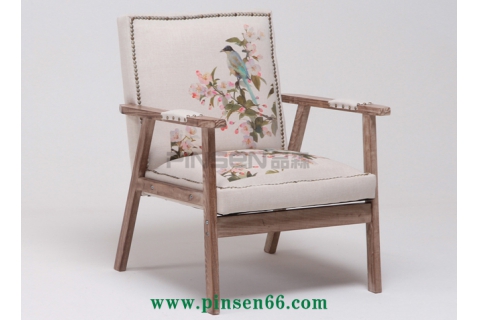 實(shí)木花鳥(niǎo)圖紋軟包北歐沙發(fā)椅