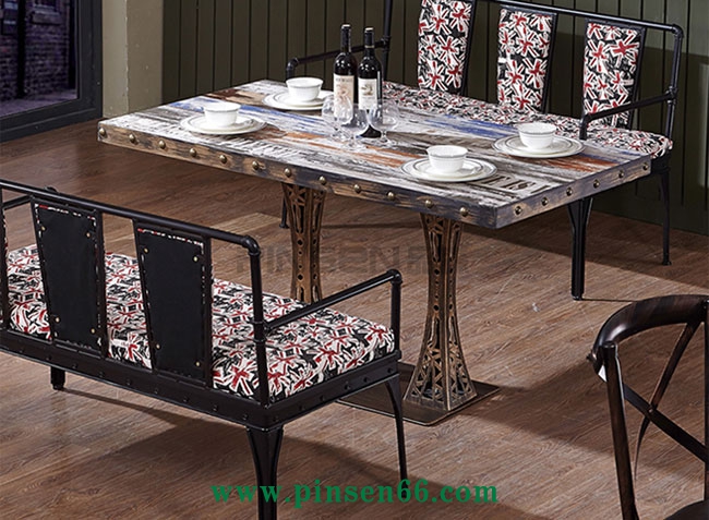 美式復(fù)古loft
桌椅 美式復(fù)古loft桌椅